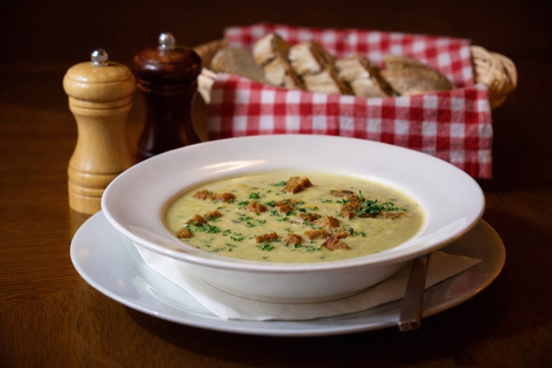 Krémová polévka s krutony